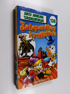Walt Disney : Salaperäiset kyntteliköt