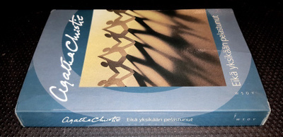 Agatha Christie : Eikä yksikään pelastunut (nid.)