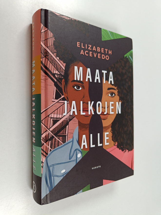 Elizabeth Acevedo : Maata jalkojen alle