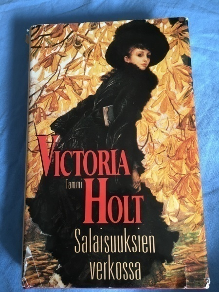 Victoria Holt: Salaisuuksien verkossa (1.p.)