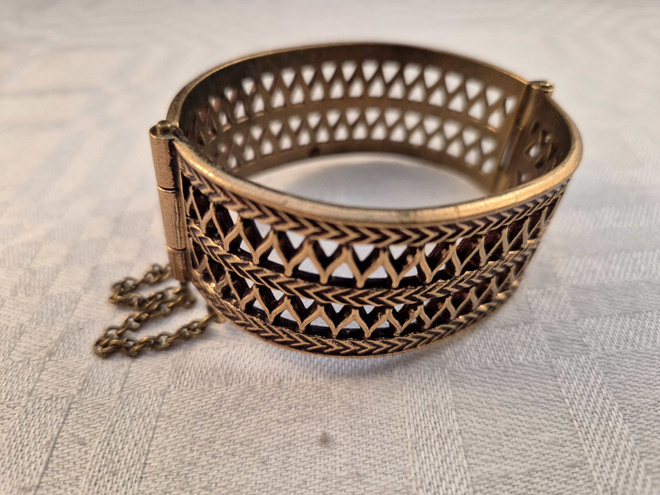 Uskelan rannerengas, 60x48 mm, 24 mm, 63 g