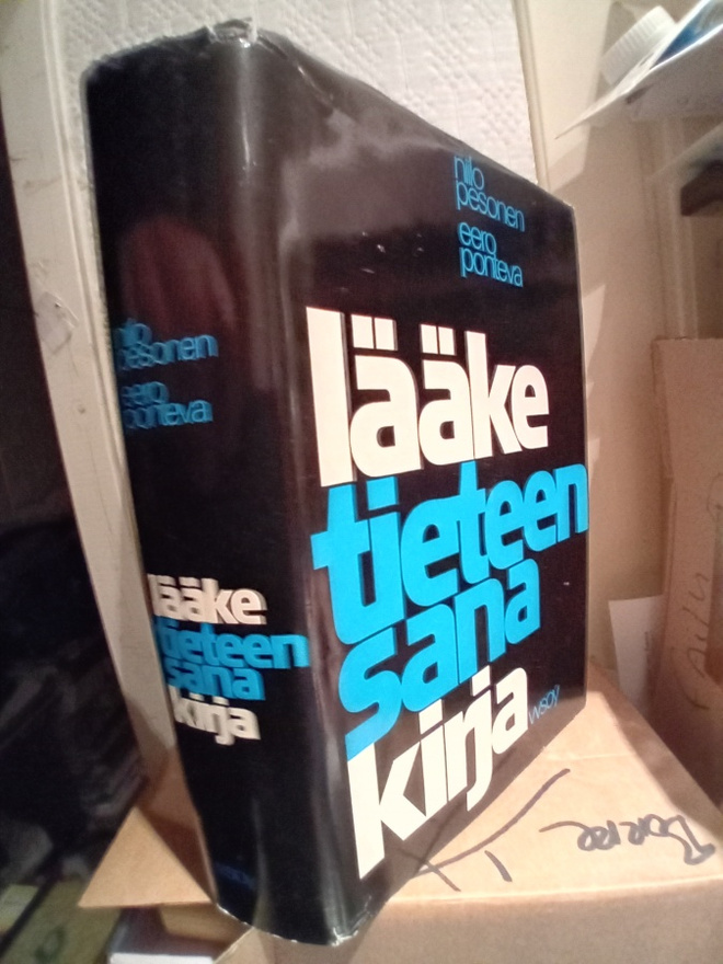 Pesonen:  Lääketieteen Sanakirja ( SIS POSTIKULU)
