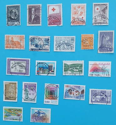 Suomalaisissa kulkeneissa merkeissä postileimoja .