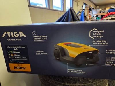 Stiga robottileikkuri