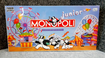 Monopoli Junior vuodelta 1992 .Vielä muoveissa siis UUSI