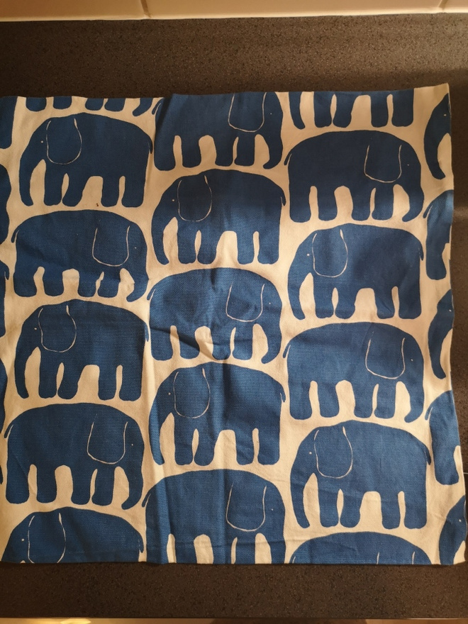 Finlaysonin elefantti koristetyynynpäällinen