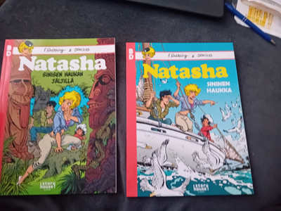 2 x sarjakuva-albumi natasha