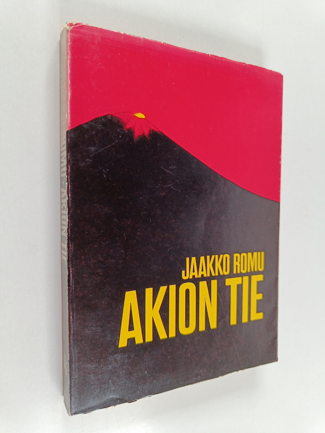 Jaakko Romu : Akion tie