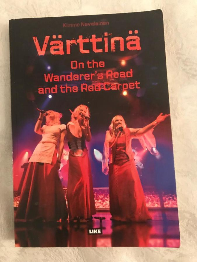 Värttinä: On the Wanderer’s Road and the Red Carpet kirja
