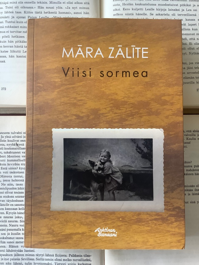 Mara Zalite - Viisi sormea (nid.)