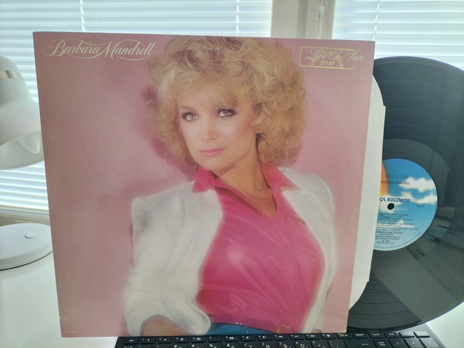 BARBARA MANDRELL, Love is fair, LP US -80 UPEA KUNTO !!