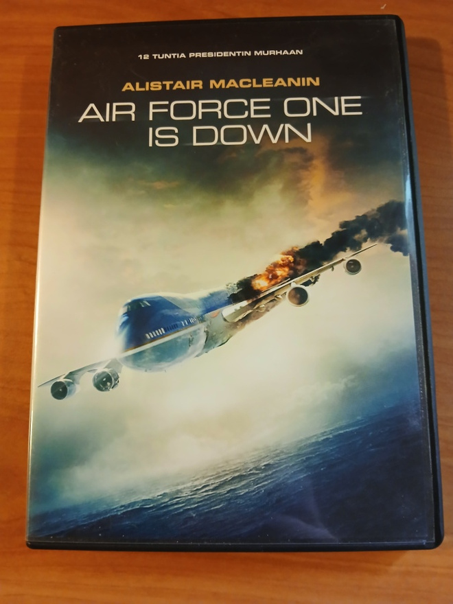 Alistair Macleanin Air force one is down