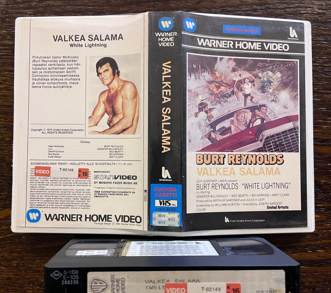 Valkea Salama VHS