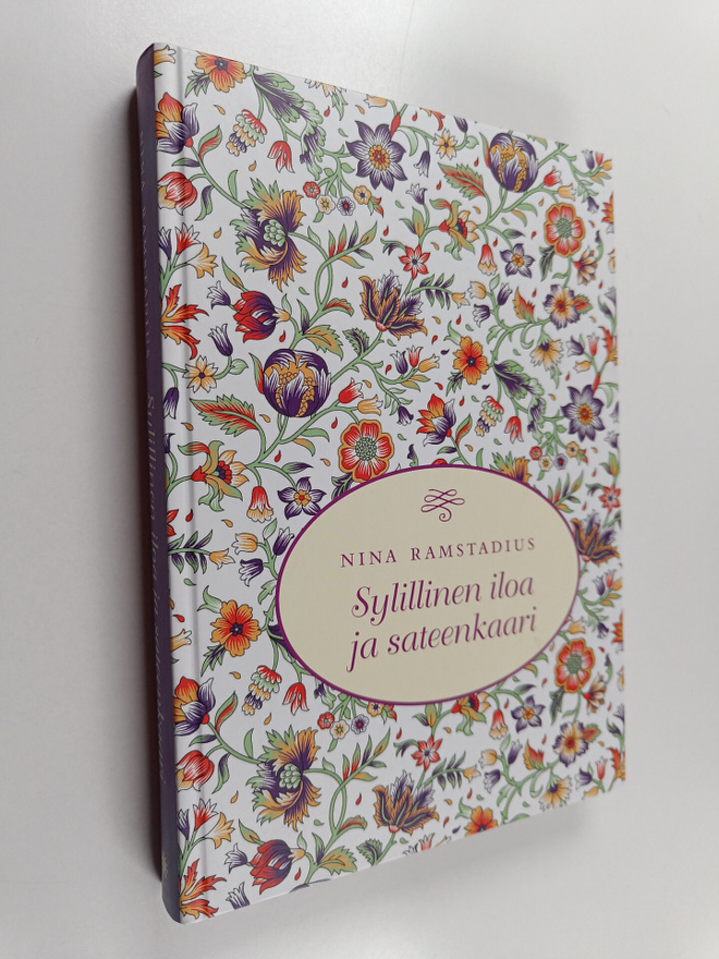 Nina Ramstadius : Sylillinen iloa ja sateenkaari