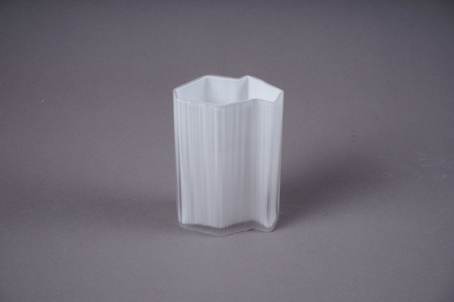 106. Iittala '2780' maljakko. Tapio Wirkkala, signeerattu.