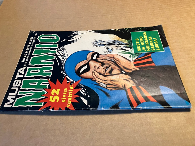 MUSTANAAMIO 25/1976 HYVÄ