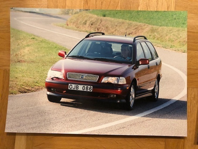 Lehdistökuva Volvo V40