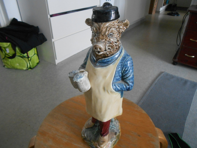 B&L Gesetzl Gesch Majolica -karahvi villisika.