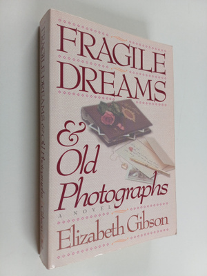 Elizabeth Gibson : Fragile Dreams and Old Photographs