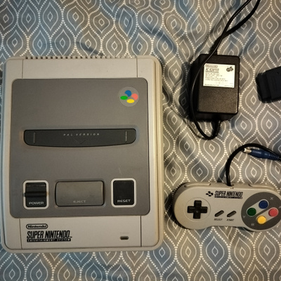 SNES-Konsoli+ohjain+JP2-peli