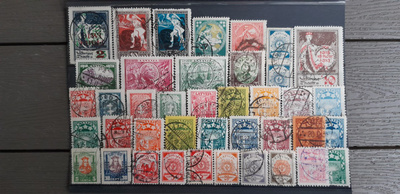 LATVIA VANHAA LEIMATTUJA postimerkkejä 40 kpl