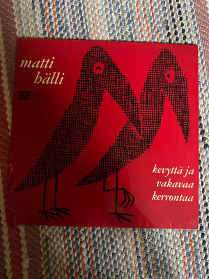 Matti Hälli: Kevyttä ja vakavaa kerrontaa