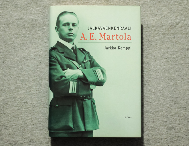 Jarkko Kemppi - Jalkaväenkenraali A. E. Martola - Sidottu