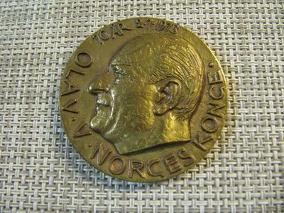 Olav V Norges Konge 70 År mitali 1973 /Axel Wallenberg 1973.
