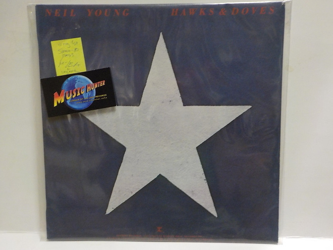 NEIL YOUNG - HAWKS & DOVES 1ST SPAIN-80 M-/EX+ LP