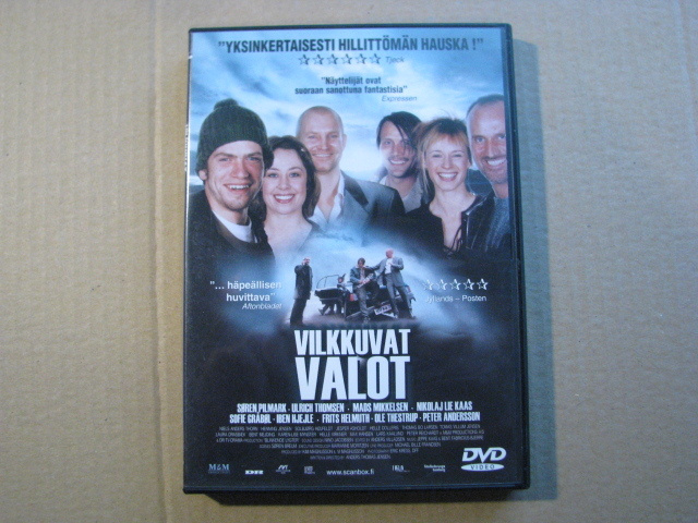 VILKKUVAT VALOT ( Mads Mikkelsen )