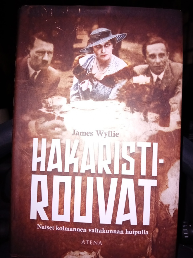 Wyllie : Hakaristirouvat ( SIS POSTIKULU  )