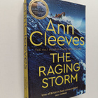 Ann Cleeves : The Raging Storm - pikkukuva 1