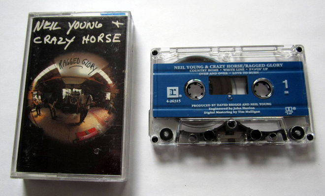 NEIL YOUNG Ragged Glory C-KASETTI