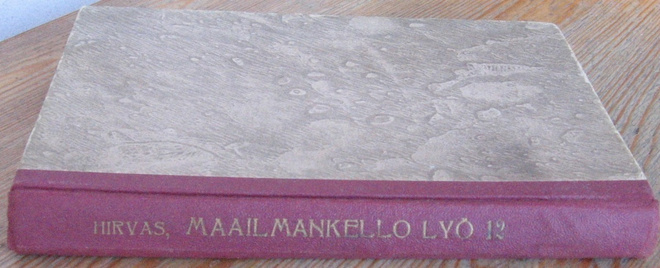 Harri Hirvas: Maailmankello lyö 12, Karisto 1951. 261 s.