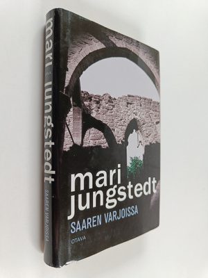 Mari Jungstedt : Saaren varjoissa