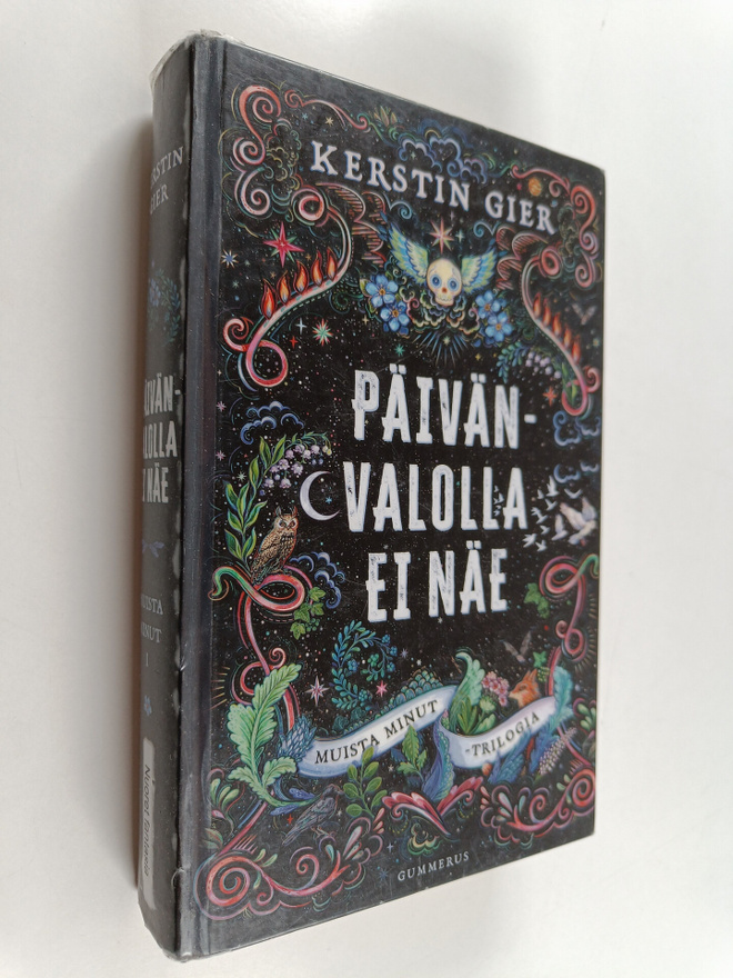 Kerstin Gier : Päivänvalolla ei näe