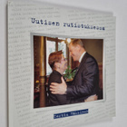 Terttu Häkkinen : Uutisen rutistuksessa (signeerattu) - pikkukuva 1