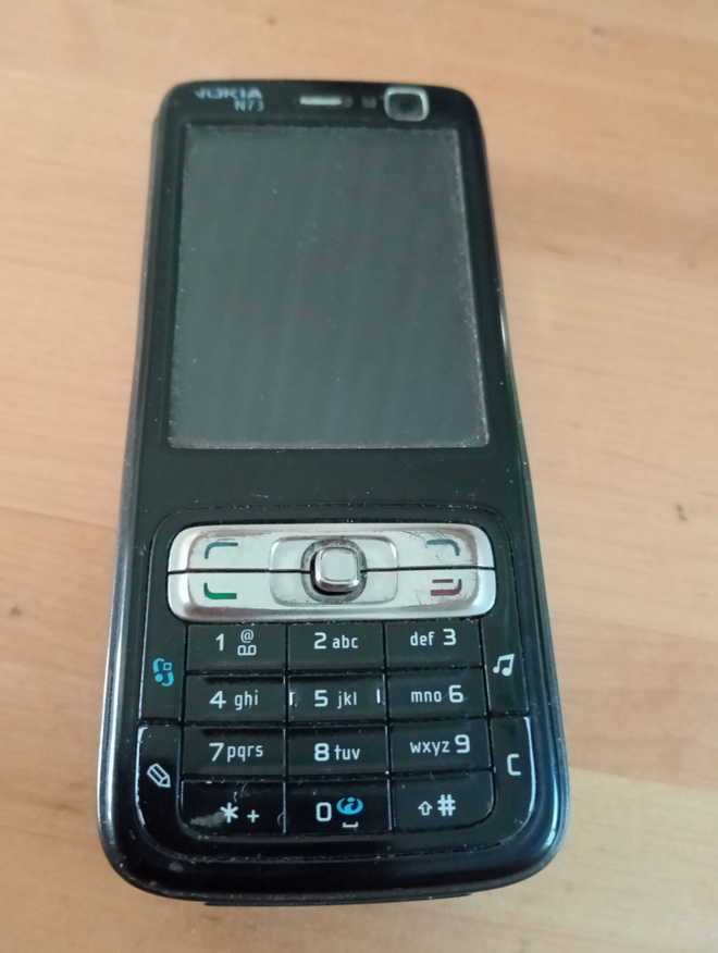 Nokia N73