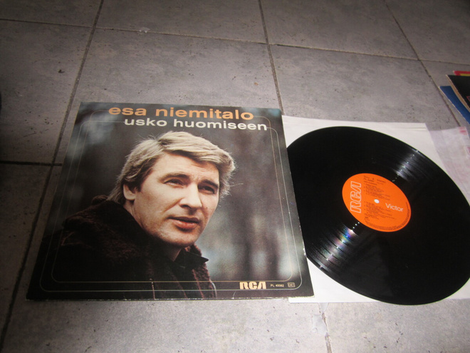 ESA NIEMITALO - USKO HUOMISEEN ( hienok LP )