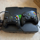 Xbox original konsoli ja ohjaimet - pikkukuva 1