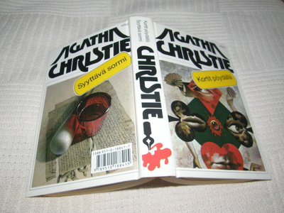 Agatha Christie Kortit pöydällä / Syyttävä sormi -sid