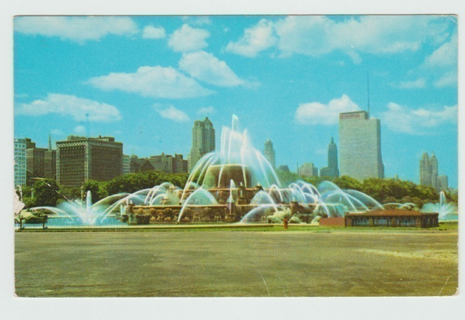 Memorial Fountain , Grant Park Chicago
