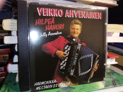 CD VEIKKO AHVENAINEN : Hilpeä hanuri ( SIGNED)