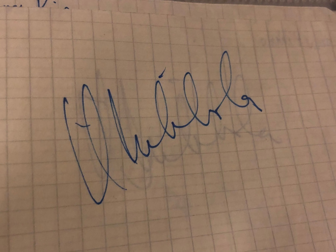 Hannu Mikkola nimikirjoitus paperilla