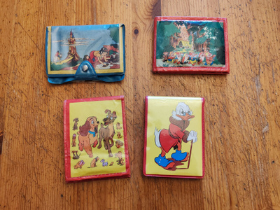 Vanhat Disney lompakot
