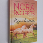 Nora Roberts : Nainen kuin tulta - pikkukuva 1