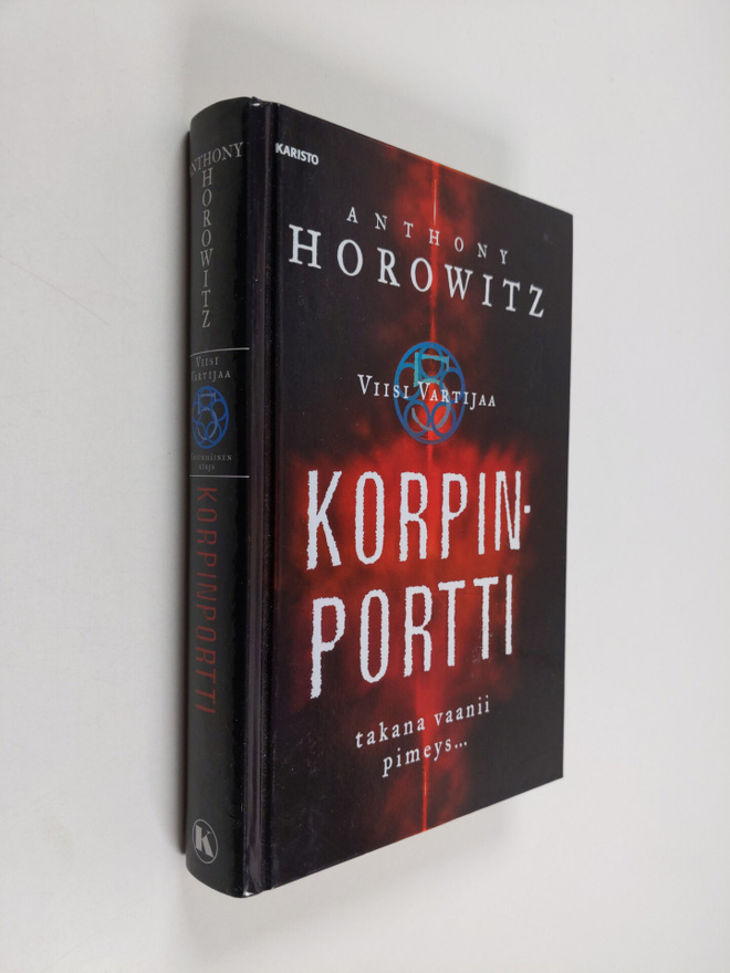 Anthony Horowitz : Viisi vartijaa 1 : Korpinportti