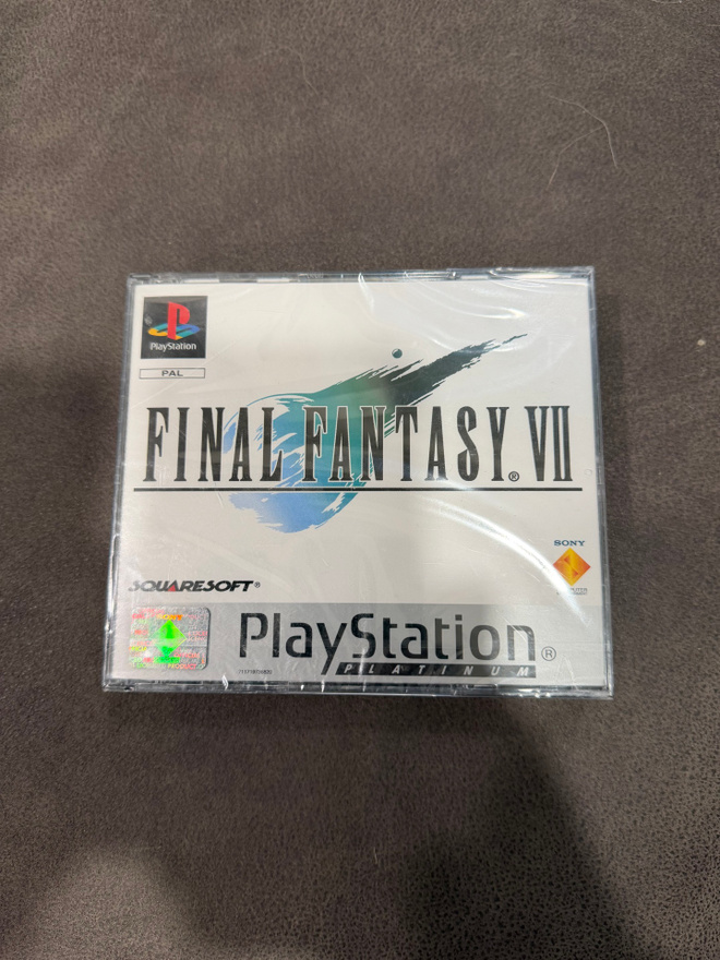 FINAL FANTASY VII (7) PS1 **AVAAMATON**