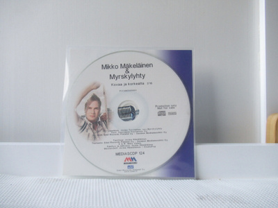 MIKKO MÄKELÄINEN & MYRSKYLYHTY - KOVAA JA KORKEALTA CDS