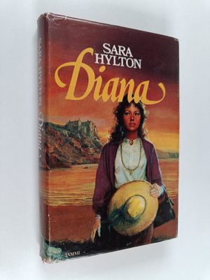 Sara Hylton : Diana